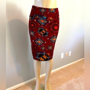 NWOT Lovely LuLaRoe Pencil Skirt Cassie Sz S Burgundy Print